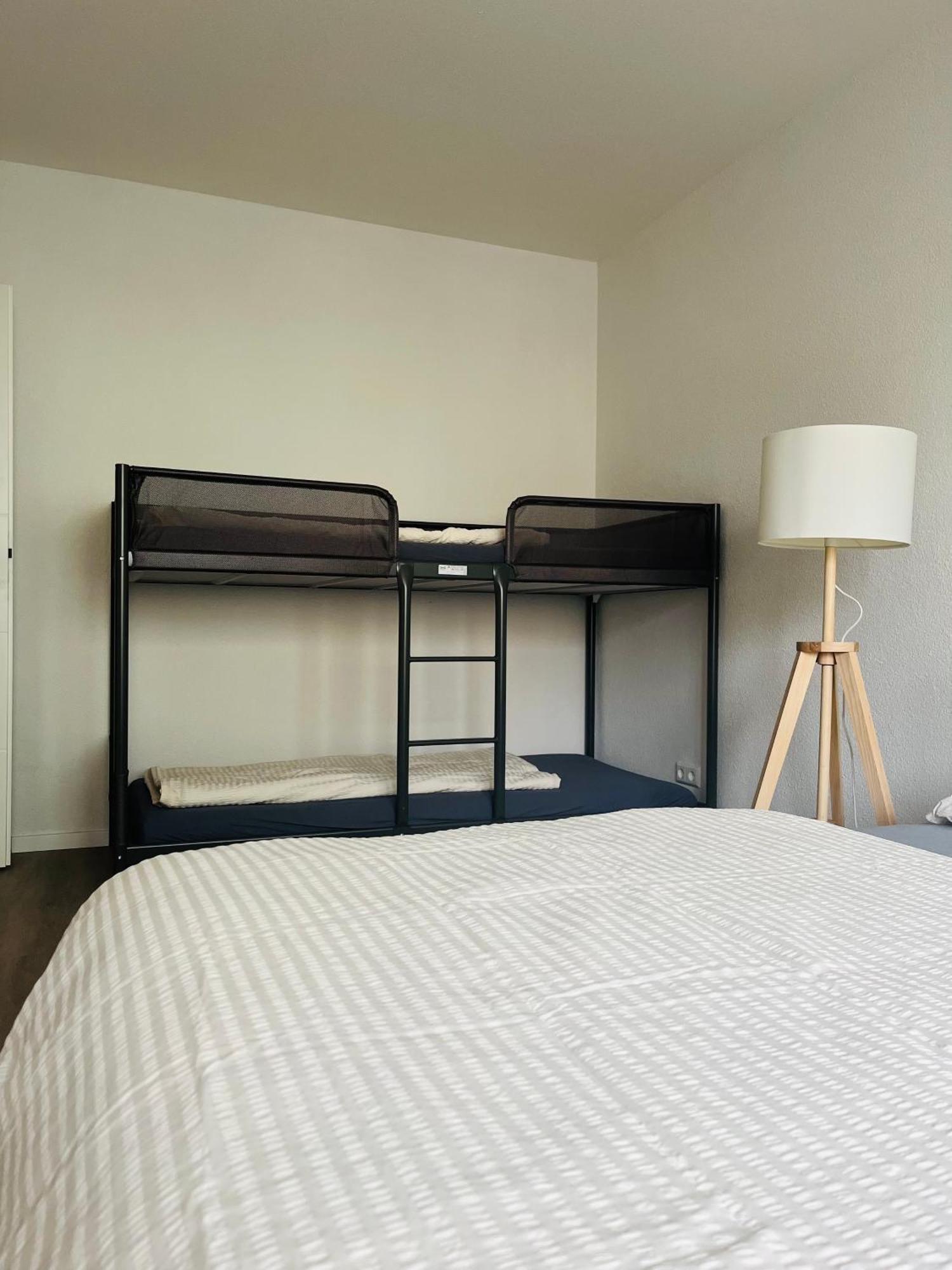 Black Forest City Apartment Mit Kostenlosem Parkplatz Freiburg im Breisgau Luaran gambar