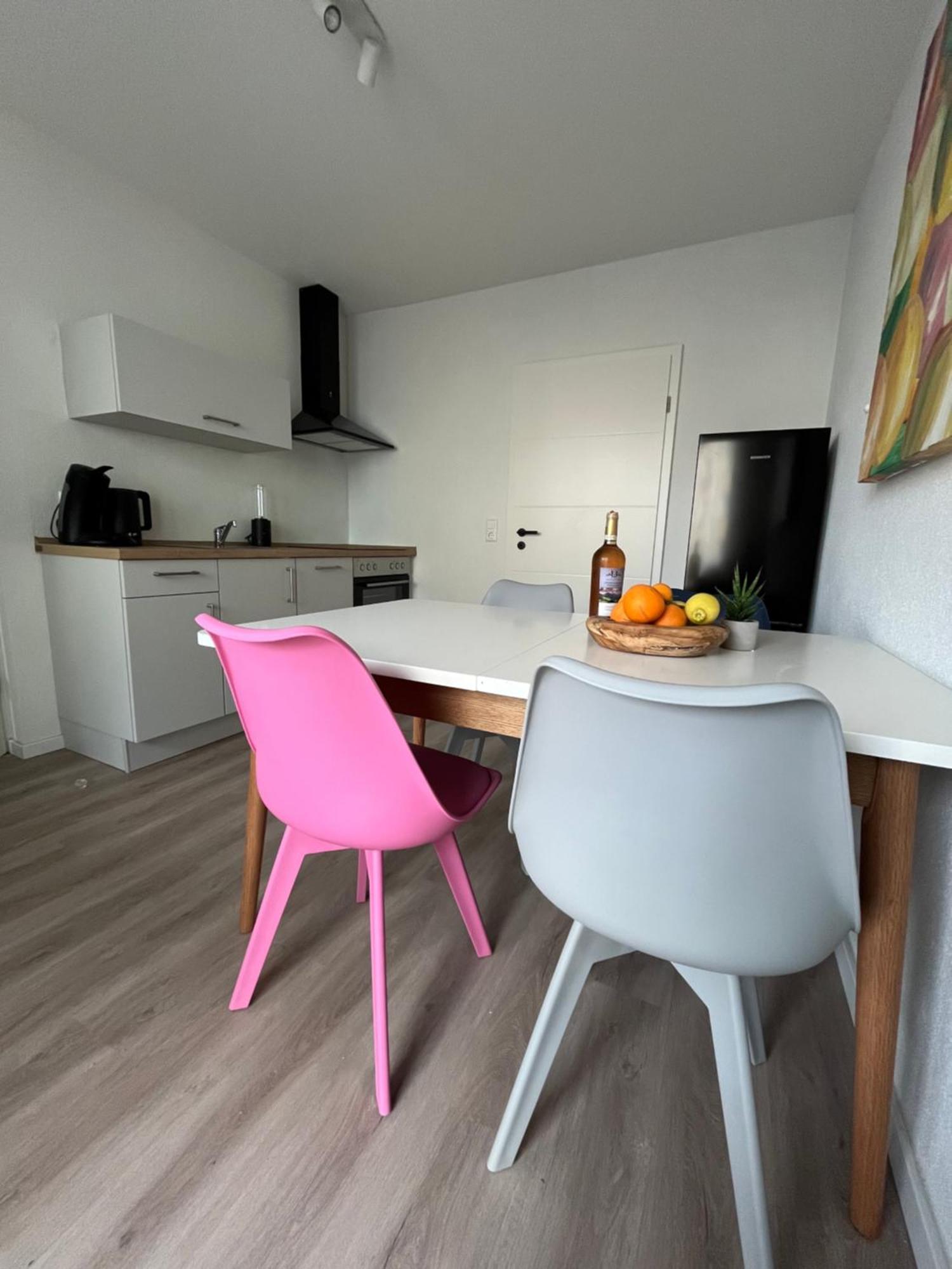 Black Forest City Apartment Mit Kostenlosem Parkplatz Freiburg im Breisgau Luaran gambar